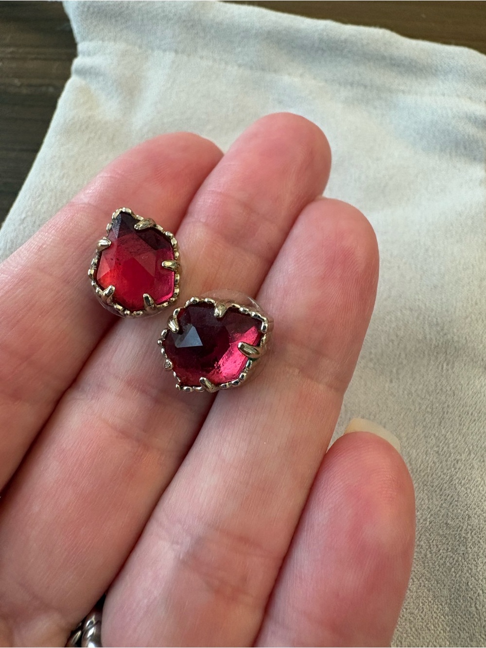 Kendra Scott Tessa Earrings in Berry Illusion & Gold